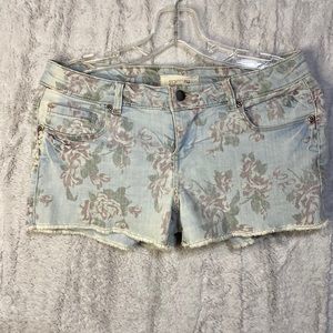 94. 2.1 denim women summer jean shorts. Size 28